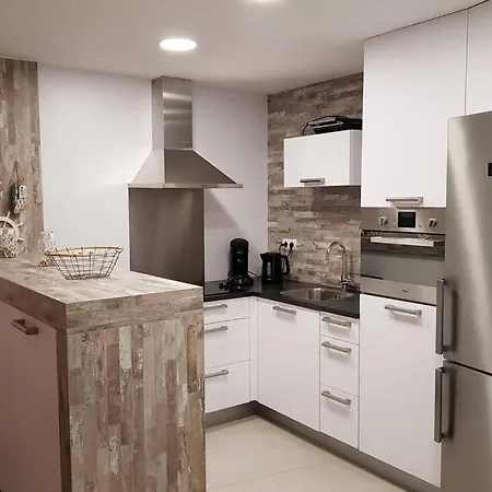 New! Modern Right On The Beach! *