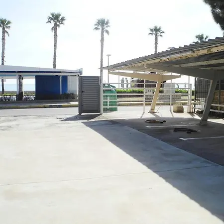 New! Modern Right On The Beach! *