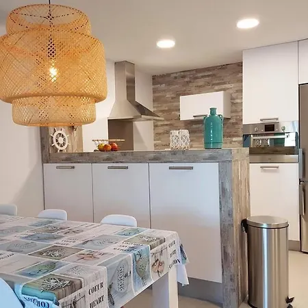 New! Modern Right On The Beach! *